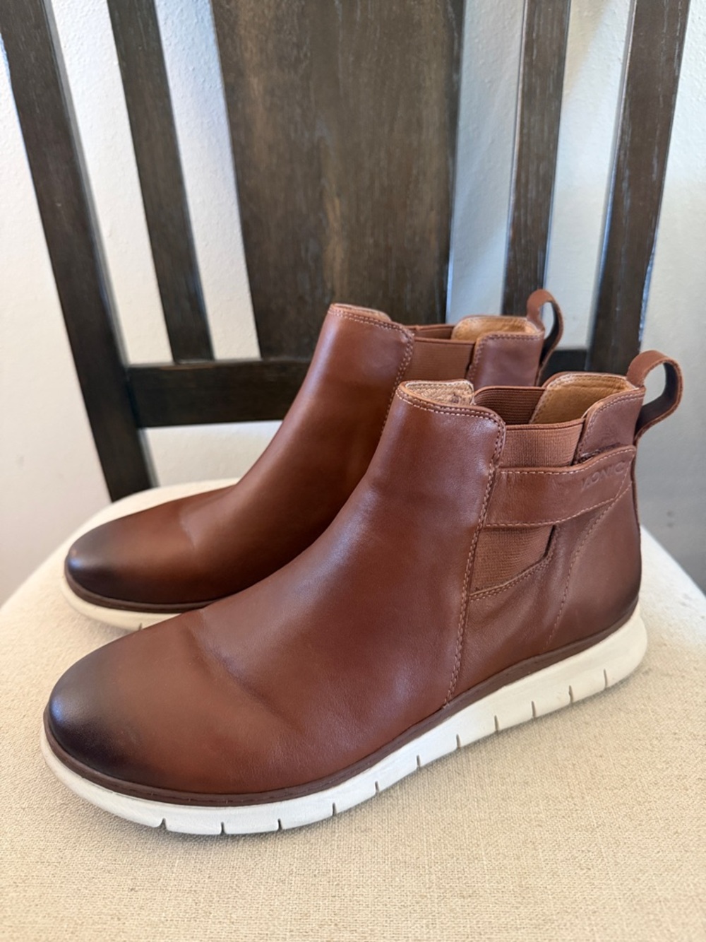 Vionic Women’s Kaufman Leather Weather Resistant Booties Brown Size 9